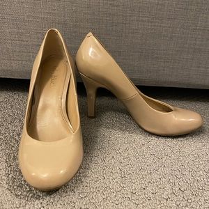 Nude Pumps
